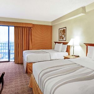 La Quinta By Wyndham Stamford / New York City